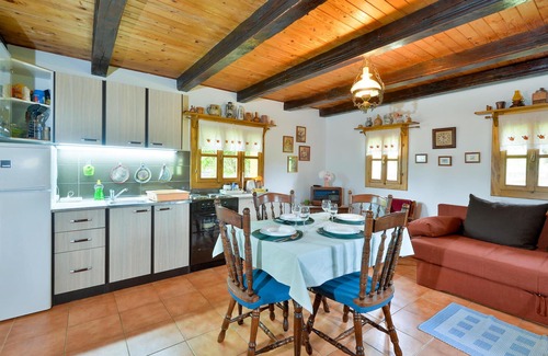 Lekenik House | Amazing home in Sisinec