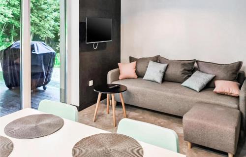 Zlotoryja House | Amazing Home In Staniszów With Wifi