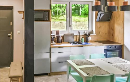 Zlotoryja House | Amazing Home In Staniszów With Wifi