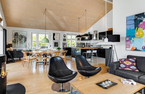 Skaven Strand House | Amazing home in Tarm with kitchen