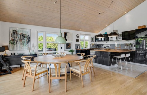Skaven Strand House | Amazing home in Tarm with kitchen