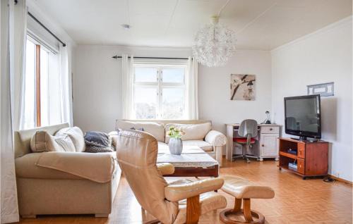Torangsvag House | Amazing Home In Torangsvåg With Wifi