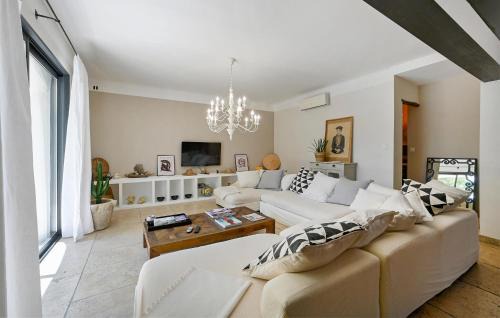 Vedene House | Amazing Home In Vedène
