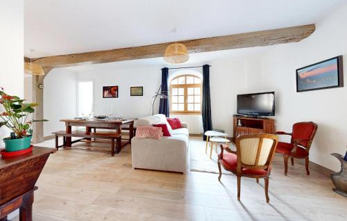 Volnay House | Amazing Home In Volnay With Wifi