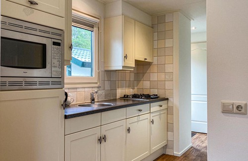 Vorden House | Amazing home in Vorden with kitchen