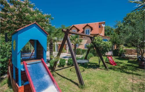 Zmijavci House | Amazing Home In Zmijavci