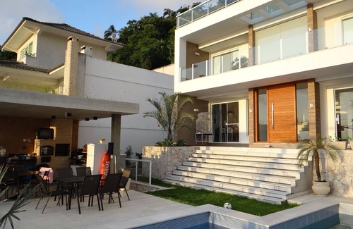 Charitas House | Amazing home to stay in Rio/Wonderful house overlooking Rio de Janeiro