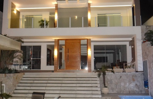 Charitas House | Amazing home to stay in Rio/Wonderful house overlooking Rio de Janeiro