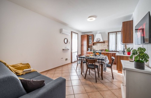 Casalgrande Apartment | Amazing House with Garden - Motor Valley - Free Wi-fi e Netflix