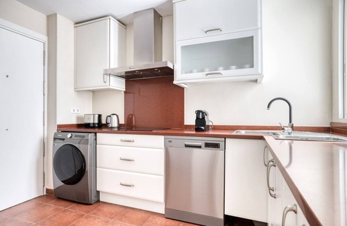 Jeronimos Apartment | Amazing Jerónimos 3BR, in the best area of Madrid, by Blueground