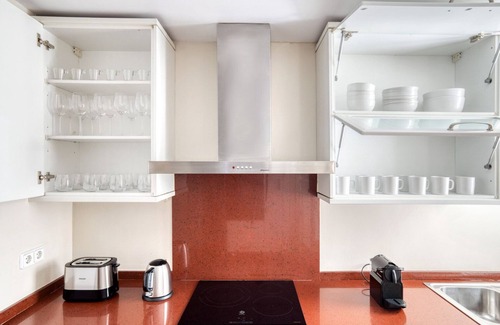 Jeronimos Apartment | Amazing Jerónimos 3BR, in the best area of Madrid, by Blueground