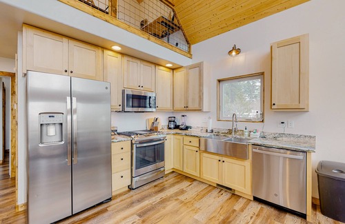 Bayfield House | Amazing lake view home with fireplace, W/D, kitchen, grill, balcony, and deck