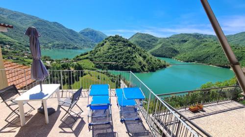 Castel di Tora Apartment | Amazing Lake View