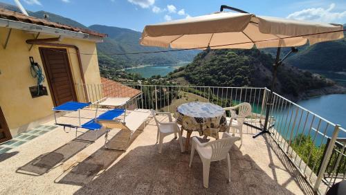 Castel di Tora Apartment | Amazing Lake View
