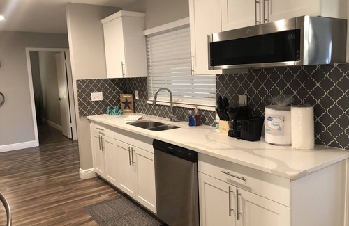 Dunedin House | AMAZING LARGE VACATION HEATED POOL & HOT TUB HOME DUNEDIN CLEARWATER!
