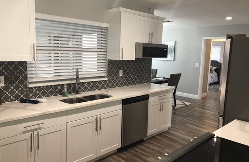 Dunedin House | AMAZING LARGE VACATION HEATED POOL & HOT TUB HOME DUNEDIN CLEARWATER!
