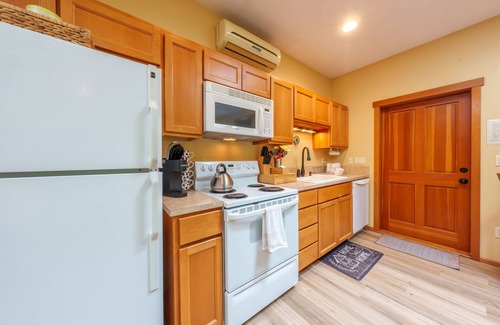 Bothell Apartment | Amazing Locatation in Bothell ~ Mother In Law Suite