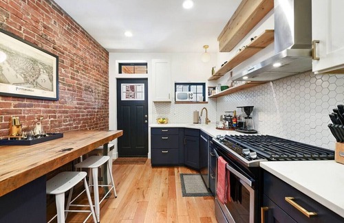 Lower Lawrenceville House | ★ Amazing Location ★ King Bed ★ Beautiful Space!