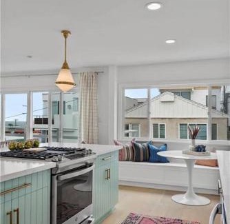 El Porto House | Amazing location! Luxurious beach cottage.Ocean views
