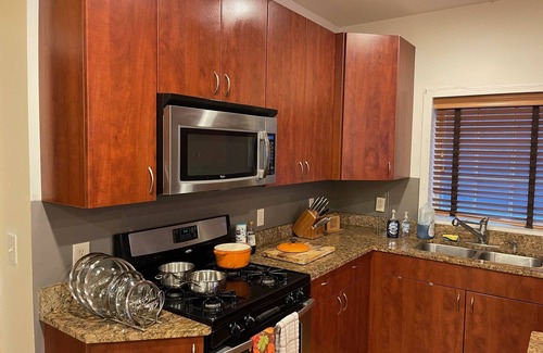 West End Condo | Amazing luxury loft in Armory District - open floor plan & luxury furnishings