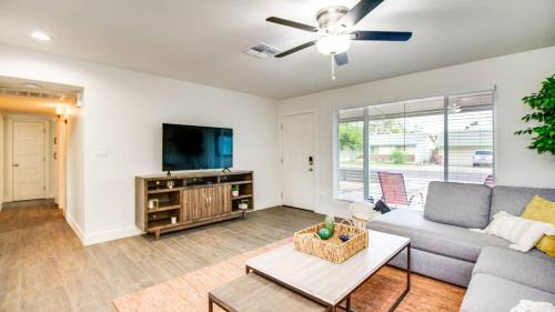 South Scottsdale House | Amazing Modern Remodel Near Old Town with HEATED Pool