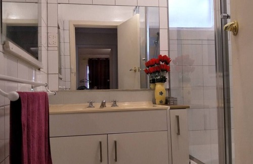 Kelmscott House | Amazing, neat and convenient holiday home