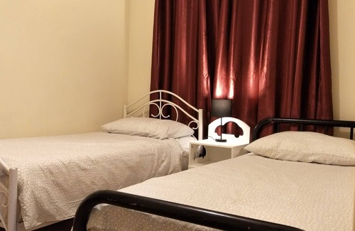 Kelmscott House | Amazing, neat and convenient holiday home