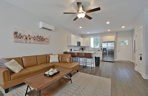 Knoxville House | Amazing new construction with rooftop patio!