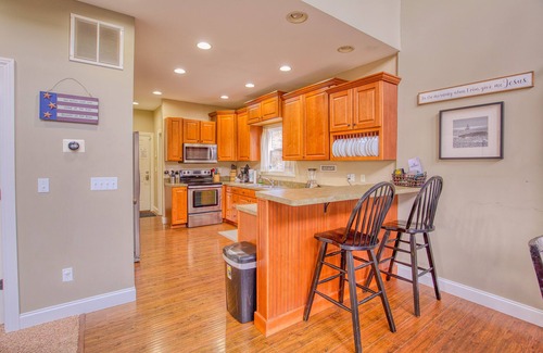 Flat Hollow Marina House | AMAZING NORRIS LAKE HOUSE WITH DOCK