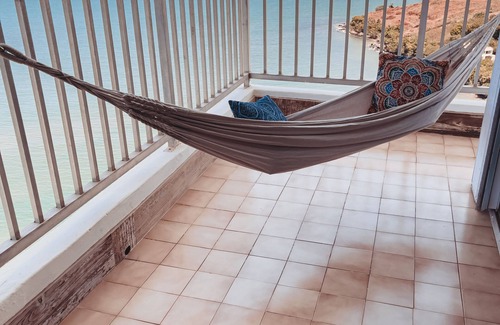 Sardinera Apartment | Amazing Ocean Views 2bedroom, Beach gear & 300MB WIFI. Airbnb Superhost!