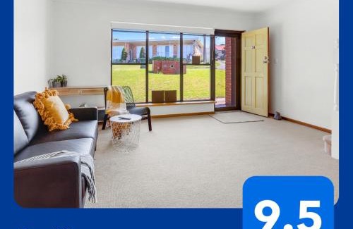McCracken House | Amazing Ocean Views At This Exclusive 4 BR Holiday Home