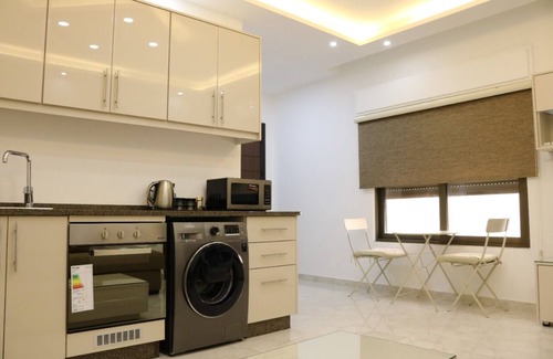Al Abdali Apartment | Amazing one Bedroom Apartment in Amman, Elwebdah 5
