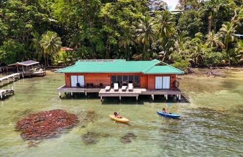 Isla Bastimentos House | Amazing Overwater Villa in Bastimentos