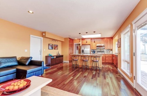 Sammamish House | Amazing Panorama Lake View
