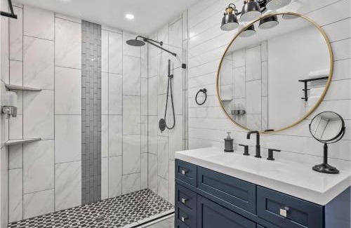 Parma House | Amazing Parma Home King Bed Full Office Room