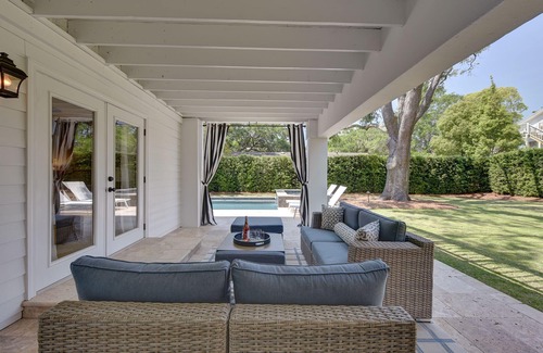 East Beach House | Amazing Pool on East Beach, SPA, Short Walk to Beach, 3 Kings plus, Dog Friendly