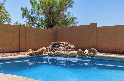 Casa Grande Villa | Amazing Pool/Comfy King/Queen/BBQ
