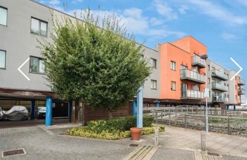 Woolwich Riverside Apartment | Amazing River view 2 bedroom apartment, sleeps 6 , balcony and parking