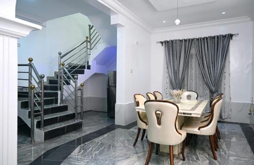 Lekki House | Amazing Rose Garden Home, Ibeju-lekki