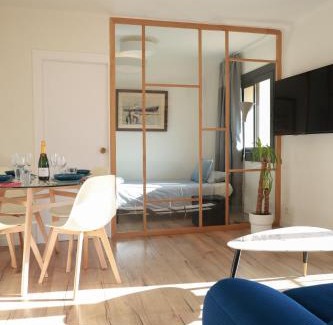 El Baix Guinardo Apartment | Amazing sea and Sagrada Familia views homey apartment