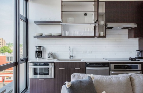 Shaw Apartment | Amazing Shaw Studio w/Gym & Doorman, nr Restaurants, by Blueground