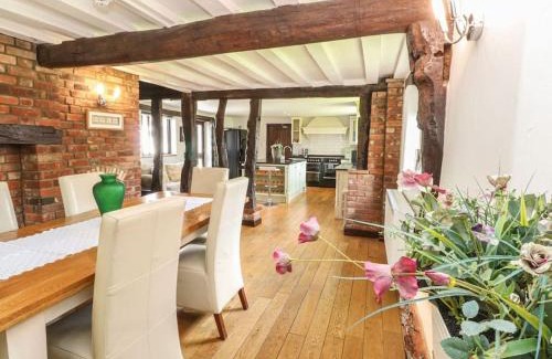 Hethel House | Amazing Spa Country House with Indoor Pool, Sauna and Steam Room