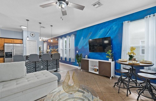 Silver Creek House | Amazing Star Wars 3Bd 3 Ba Home + Heated Pool + Free BBQ Grill + Disney 8.9mi