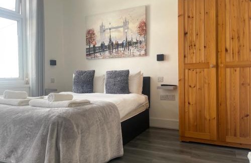 Boleyn Apartment | Amazing Studios 4 - East London