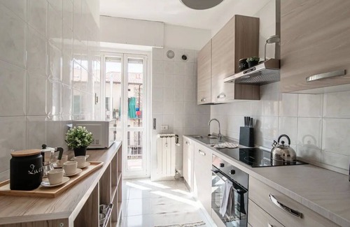 Como Apartment | Amazing suite with private parking in Como