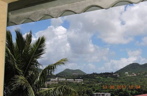 Charlotte House | Amazing Top View Suite