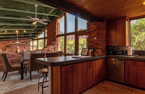 Sedona House | Amazing View Home with Hot Tub in Quiet Area surrounded by Pines and Red Rocks!