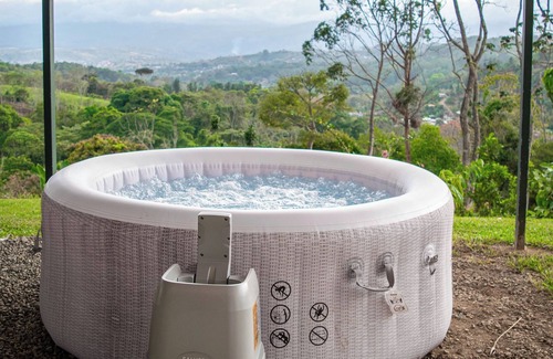 San Isidro de El General House | Amazing View《HOT TUB》6-Beds on perfect Location. Breakfast & Tours - Fruit Trees