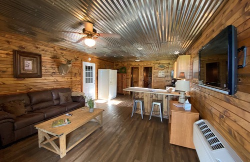 Booneville House | AMAZING VIEW of Mount Magazine!