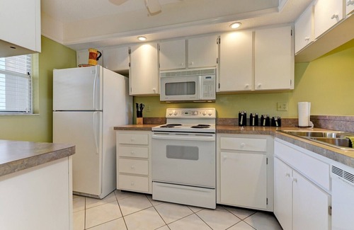 Plantation Condo | Amazing View - On Golf Course - Near Beaches, Shopping & Restaurants